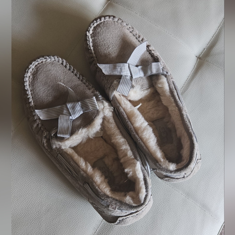 UGG Dakota Stripe Seal Grey Suade Wool Moccasins